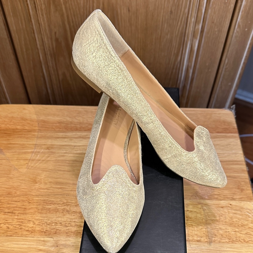 Sole Society Women's Metallic Cream Flats